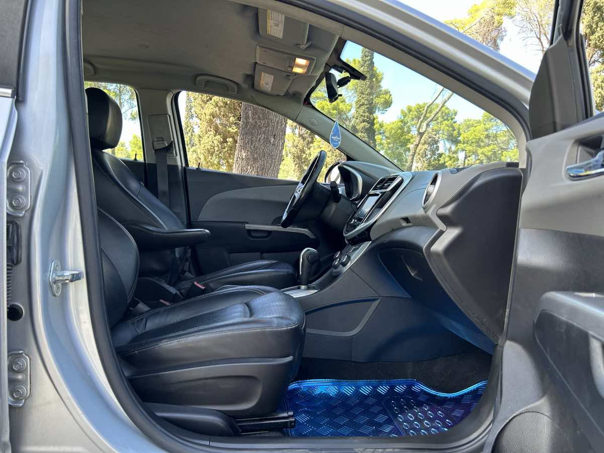 Used 2017 Chevrolet Sonic Premier image 30