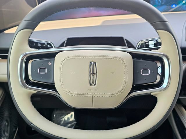 Used 2025 Lincoln Nautilus Reserve AWD/4WD image 34