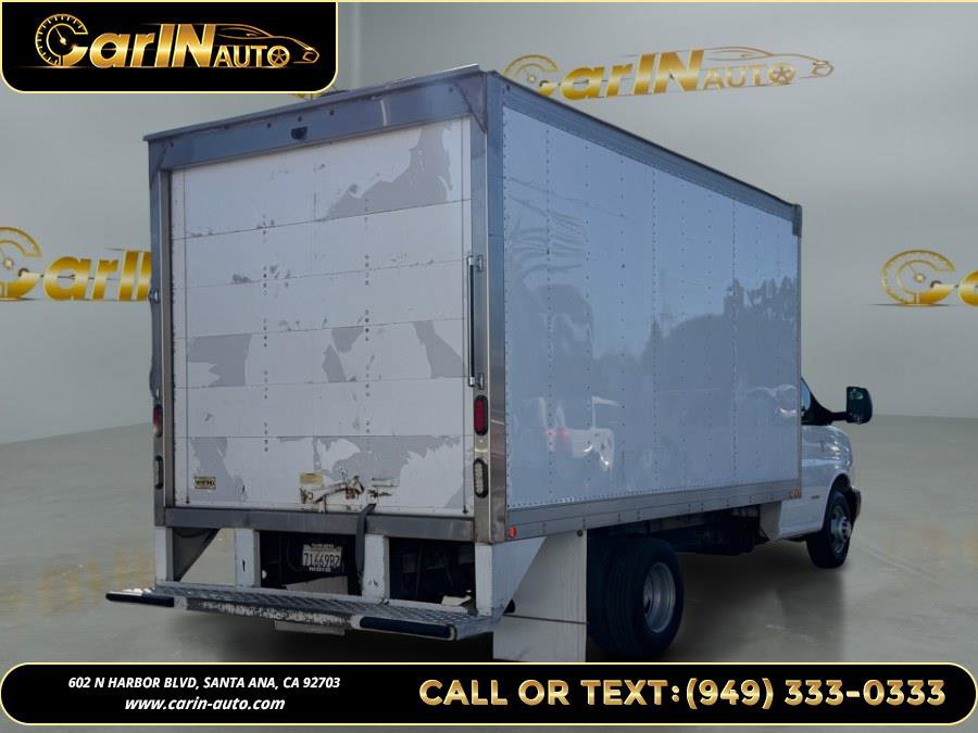Used 2016 Chevrolet Express 4500 RWD image 5