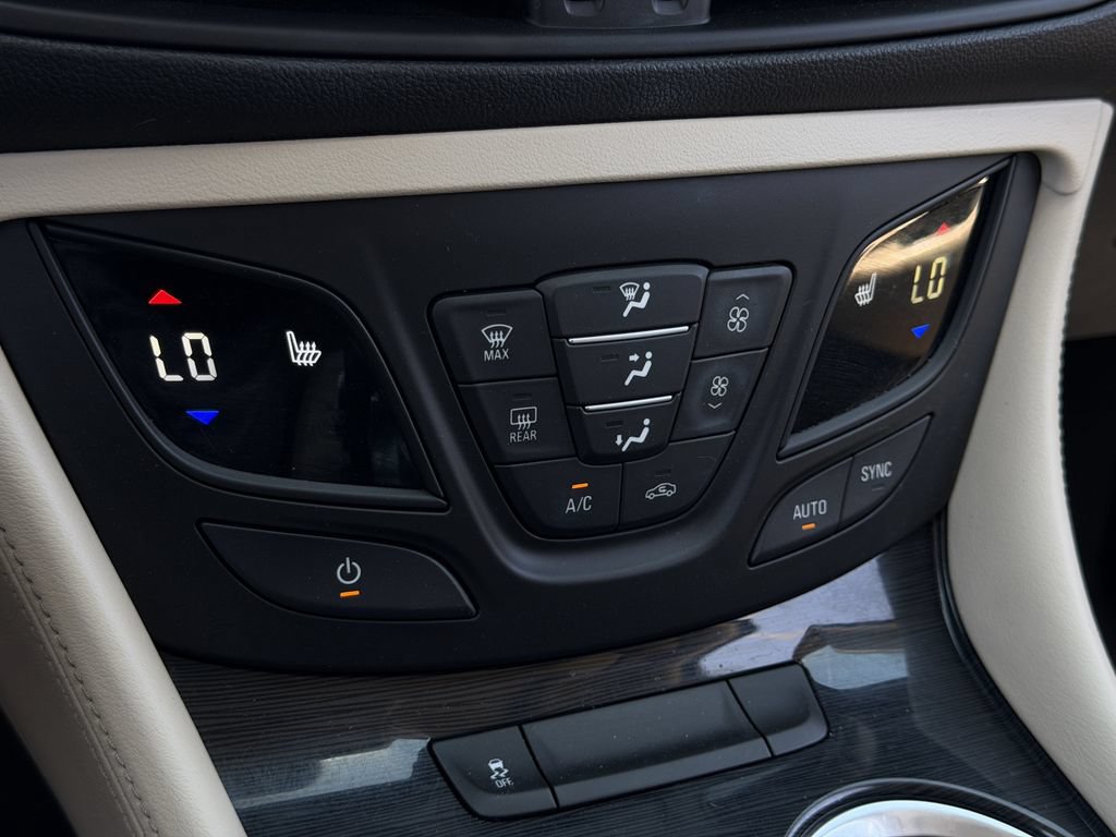 Used 2017 Buick Envision Essence FWD image 19