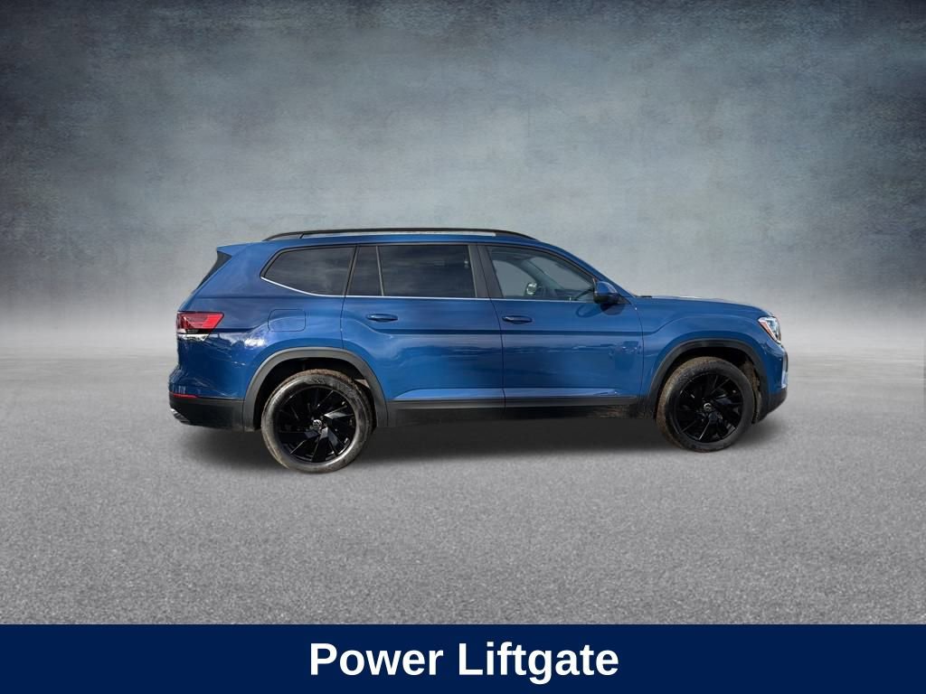 Used 2025 Volkswagen Atlas SE w/ Panoramic Sunroof Package image 12