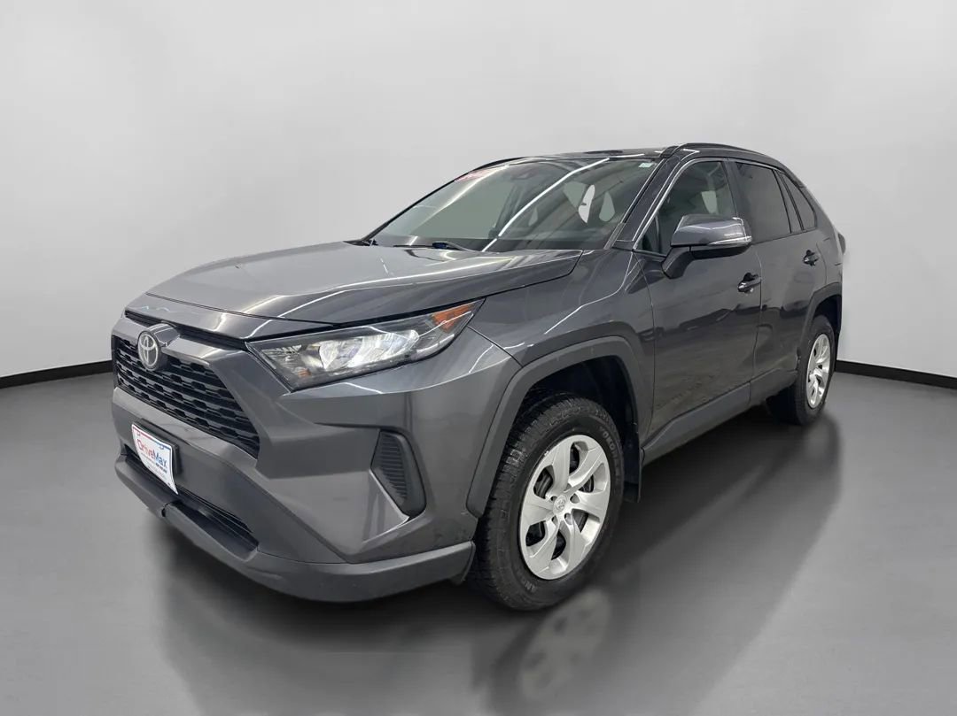 Used 2021 Toyota RAV4 LE image 4