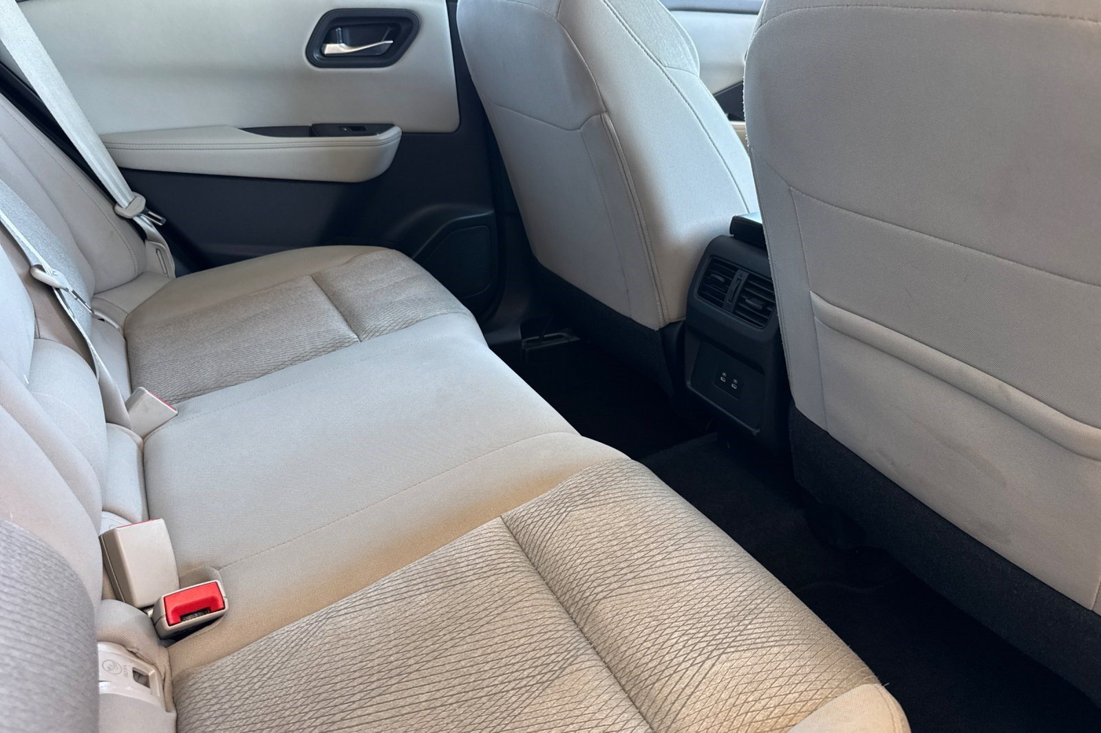 Used 2025 Nissan Rogue SV AWD/4WD image 33