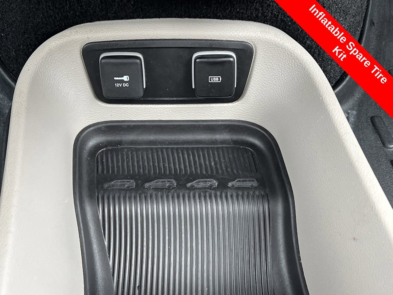 Used 2018 Chrysler Pacifica Touring Plus w/ Tire & Wheel Group image 9