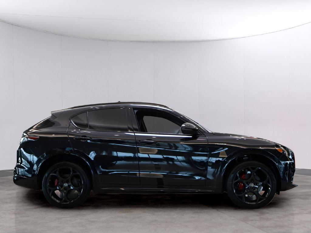New 2026 Alfa Romeo Stelvio Sprint AWD/4WD image 4
