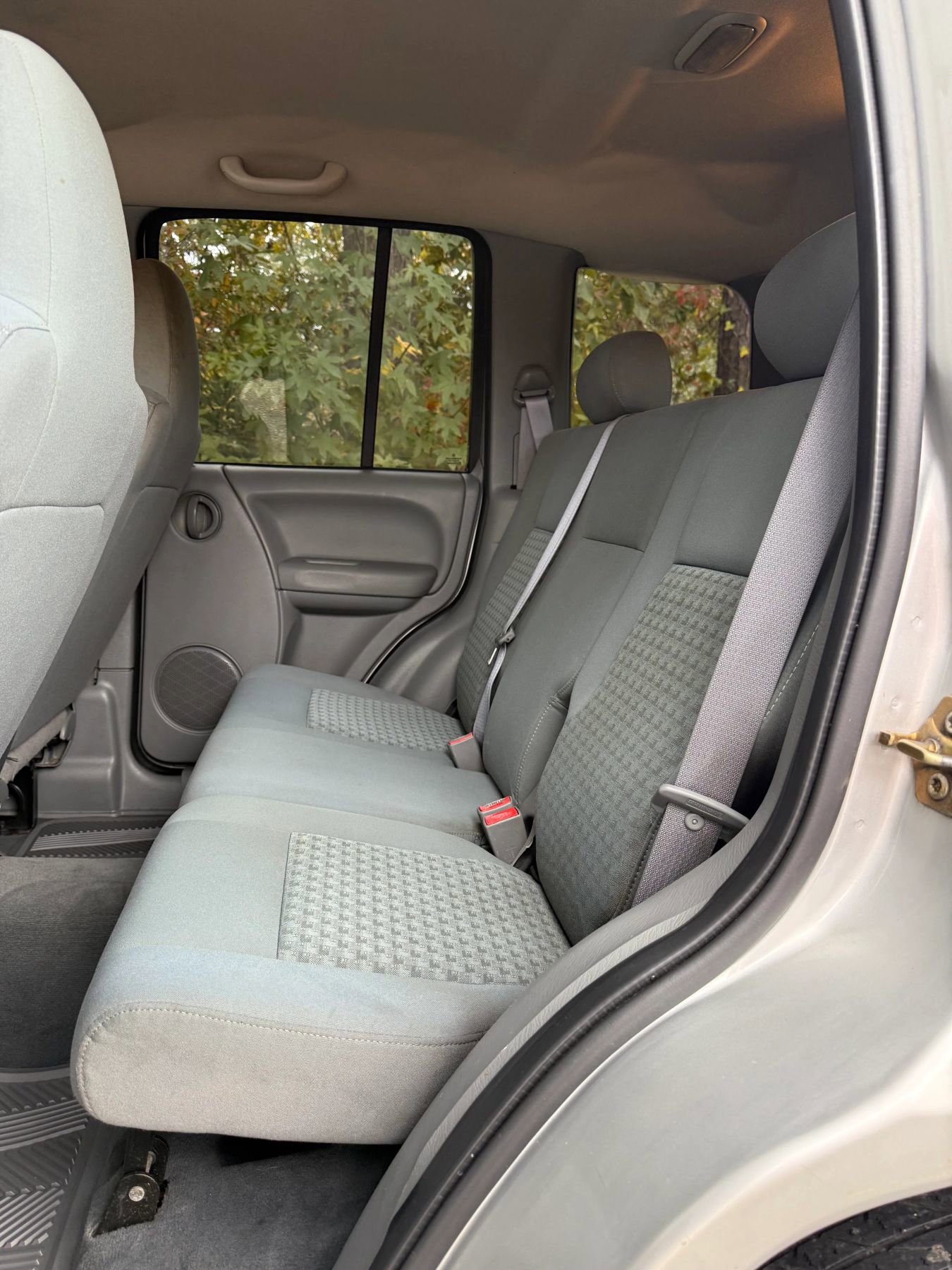 Used 2005 Jeep Liberty Sport image 7