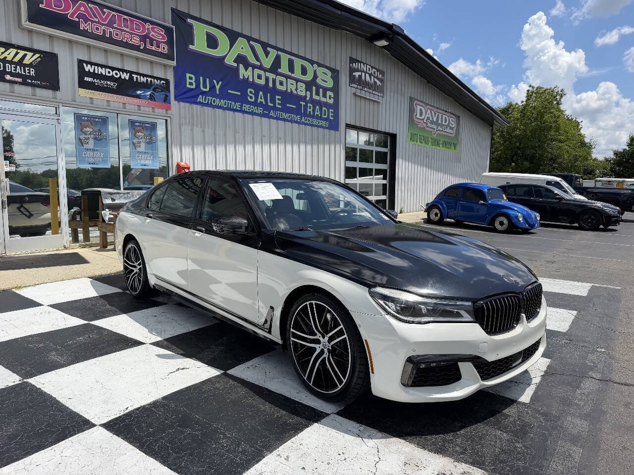 Used 2017 BMW 750i xDrive AWD/4WD image 4