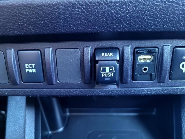 Used 2018 Toyota Tacoma TRD Sport RWD image 18