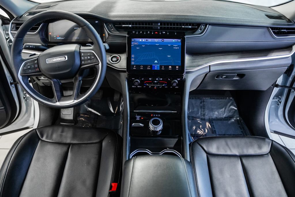 Certified 2024 Jeep Grand Cherokee L Limited w/ Luxury Tech Group II image 23