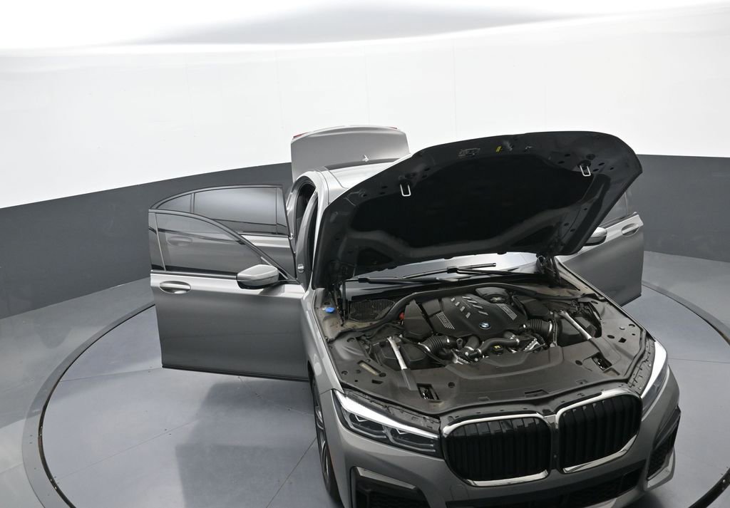 Used 2022 BMW 750i xDrive w/ Executive Package AWD/4WD image 39