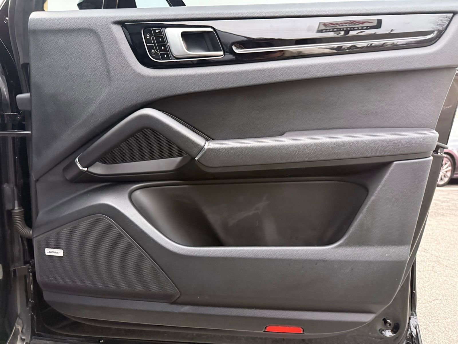 Used 2019 Porsche Cayenne E-Hybrid image 34