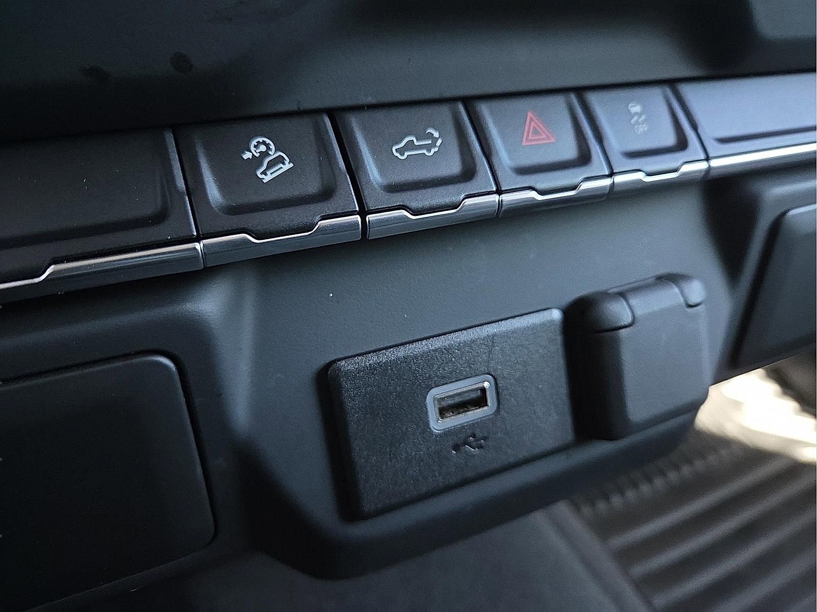 Used 2020 Chevrolet Silverado 1500 Custom Trail Boss w/ Custom Convenience Package image 18