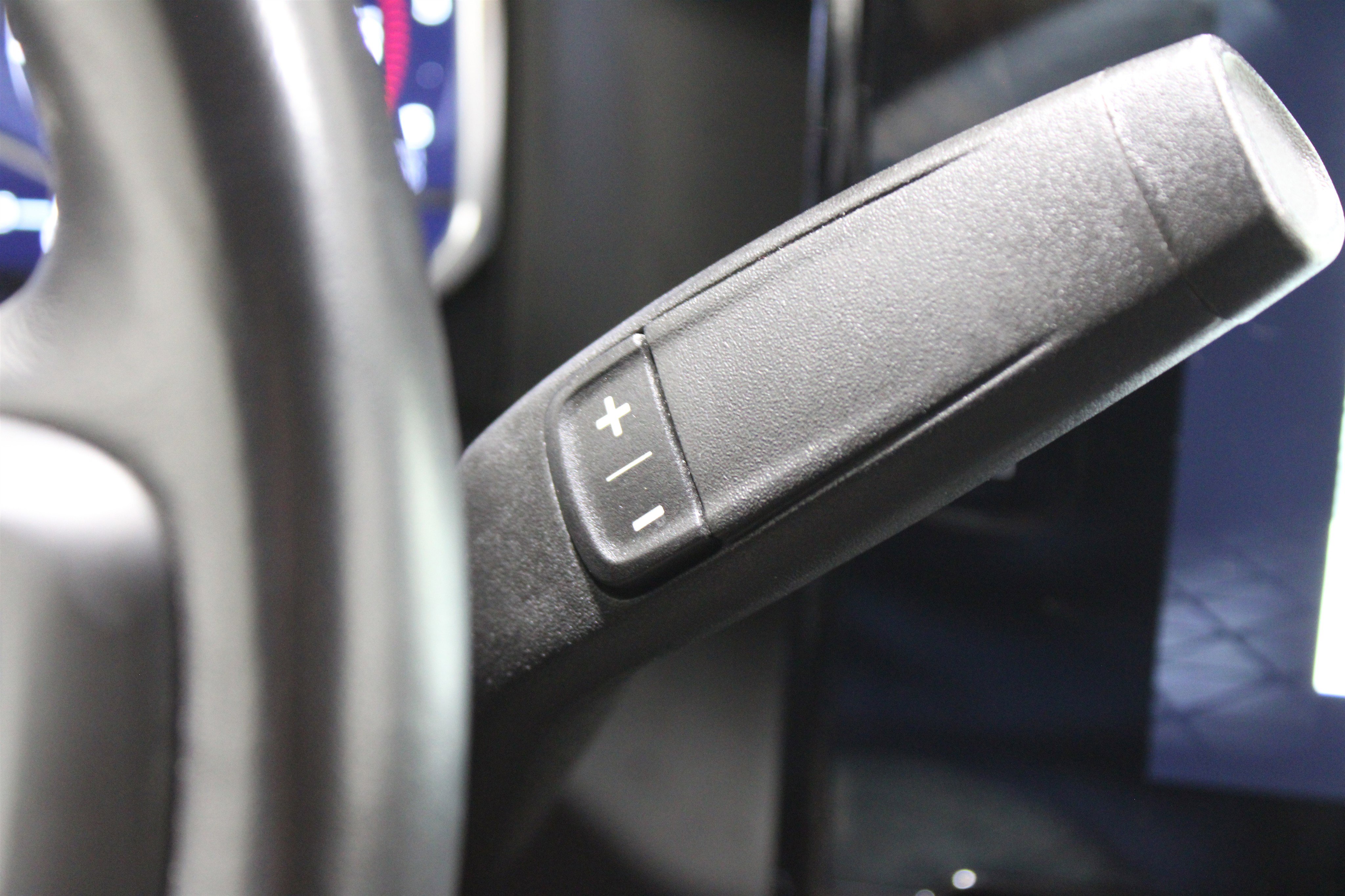 Used 2025 GMC Sierra 2500 AT4X w/ AT4X AEV Edition image 23