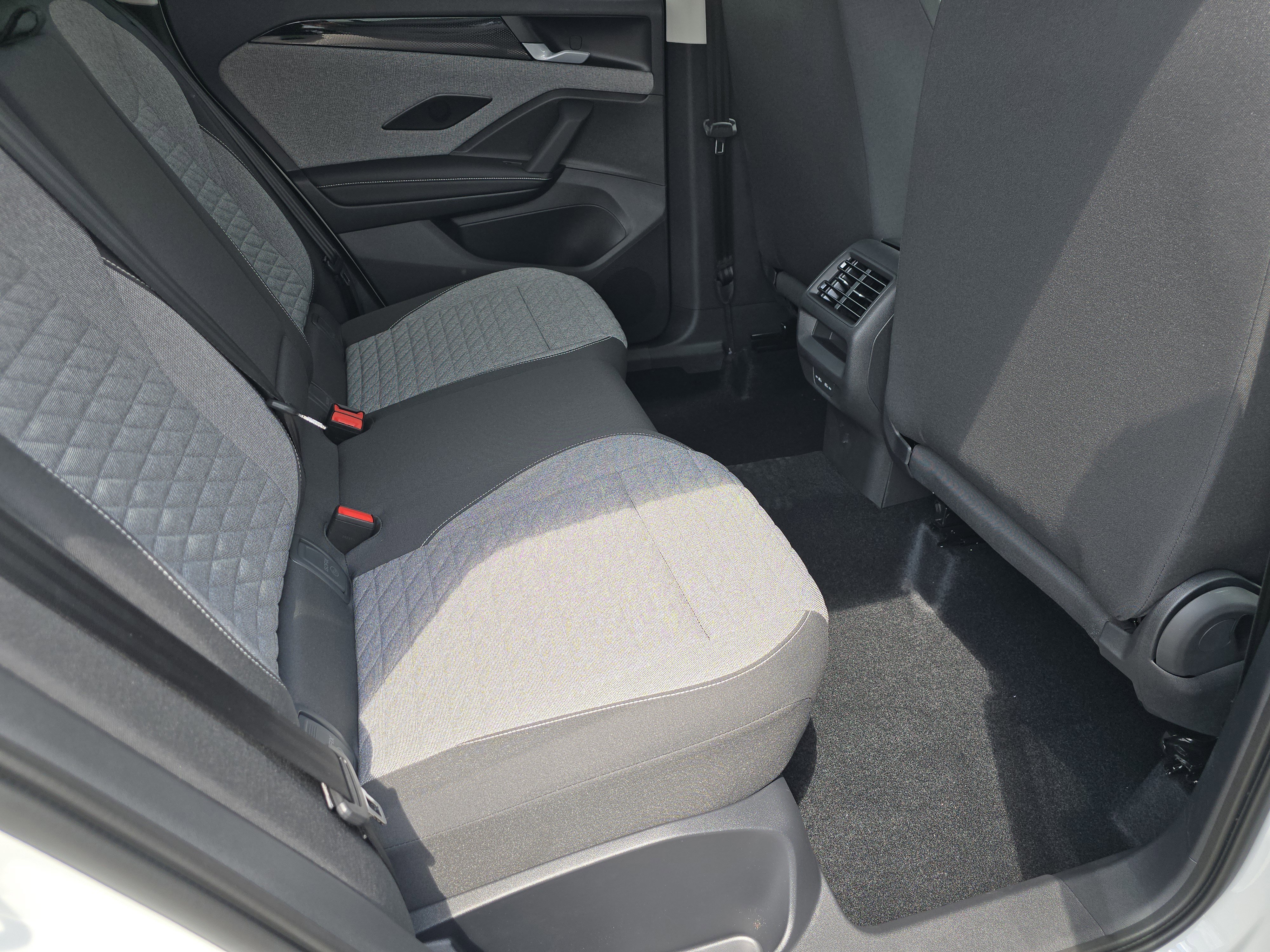 New 2025 Volkswagen Tiguan S image 12