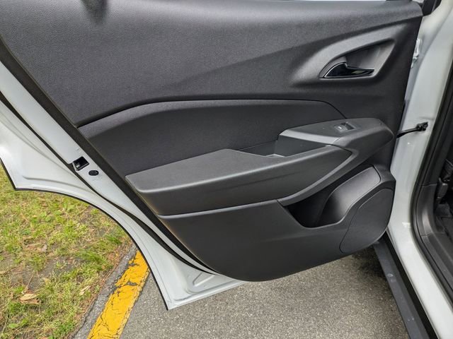 New 2026 Chevrolet Trax LT w/ Sunroof Package FWD image 22