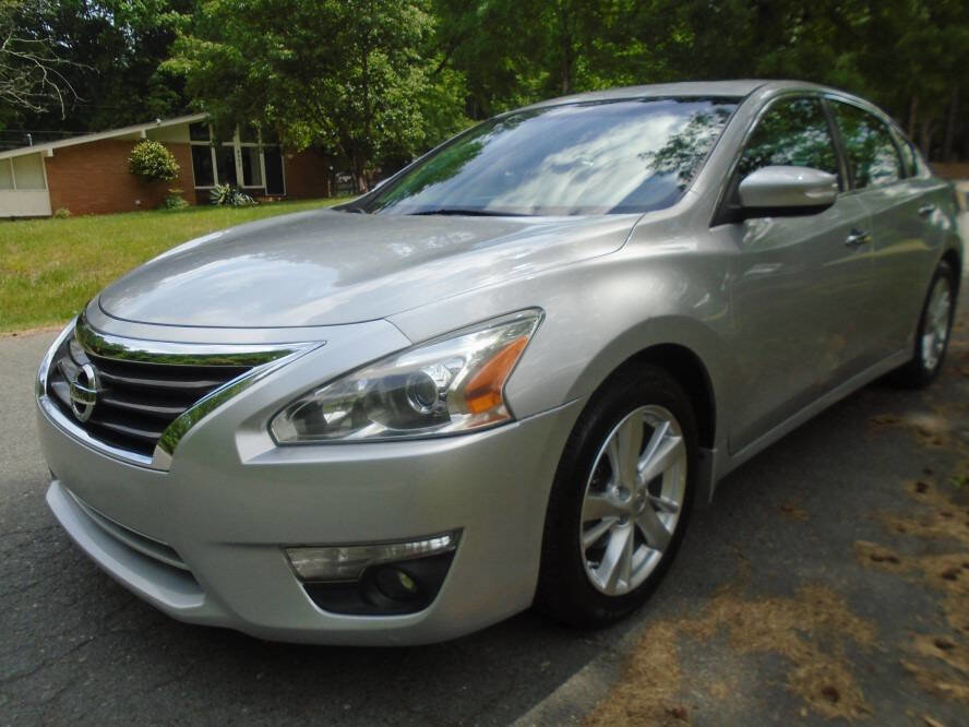 Used 2013 Nissan Altima 2.5 SL w/ Technology Pkg FWD image 1