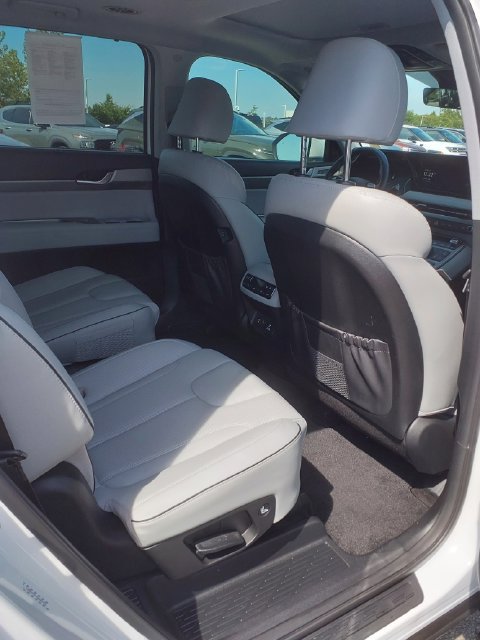 Certified 2025 Hyundai Palisade SEL FWD image 28