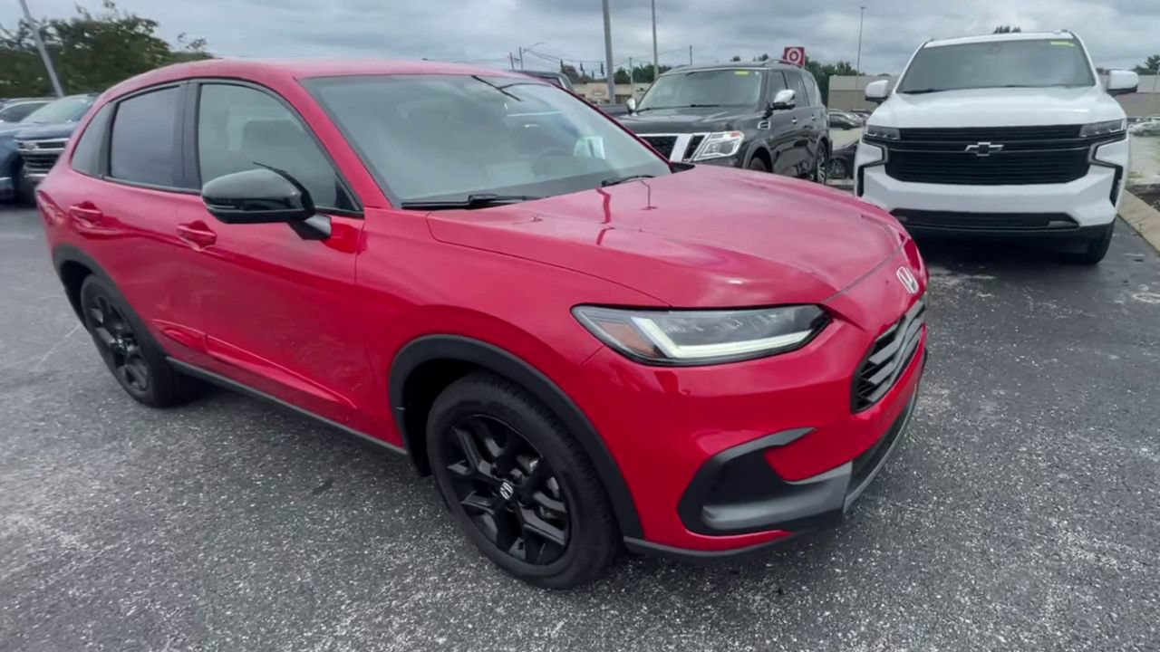 Used 2024 Honda HR-V Sport image 3