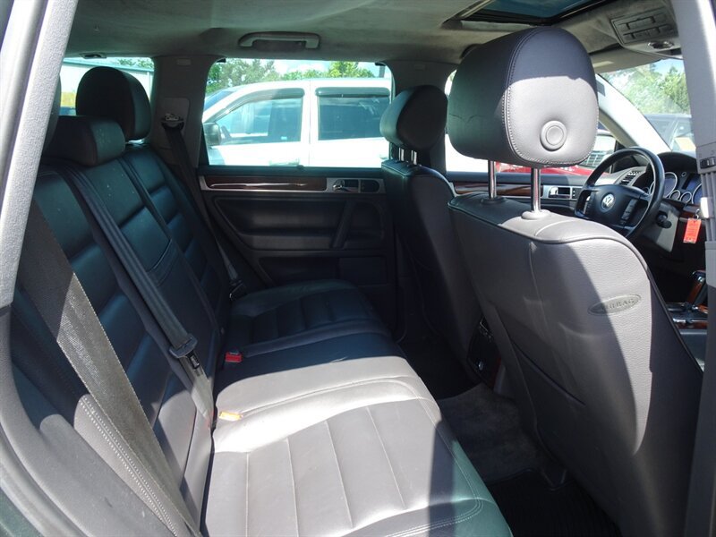 Used 2004 Volkswagen Touareg V6 AWD/4WD image 11