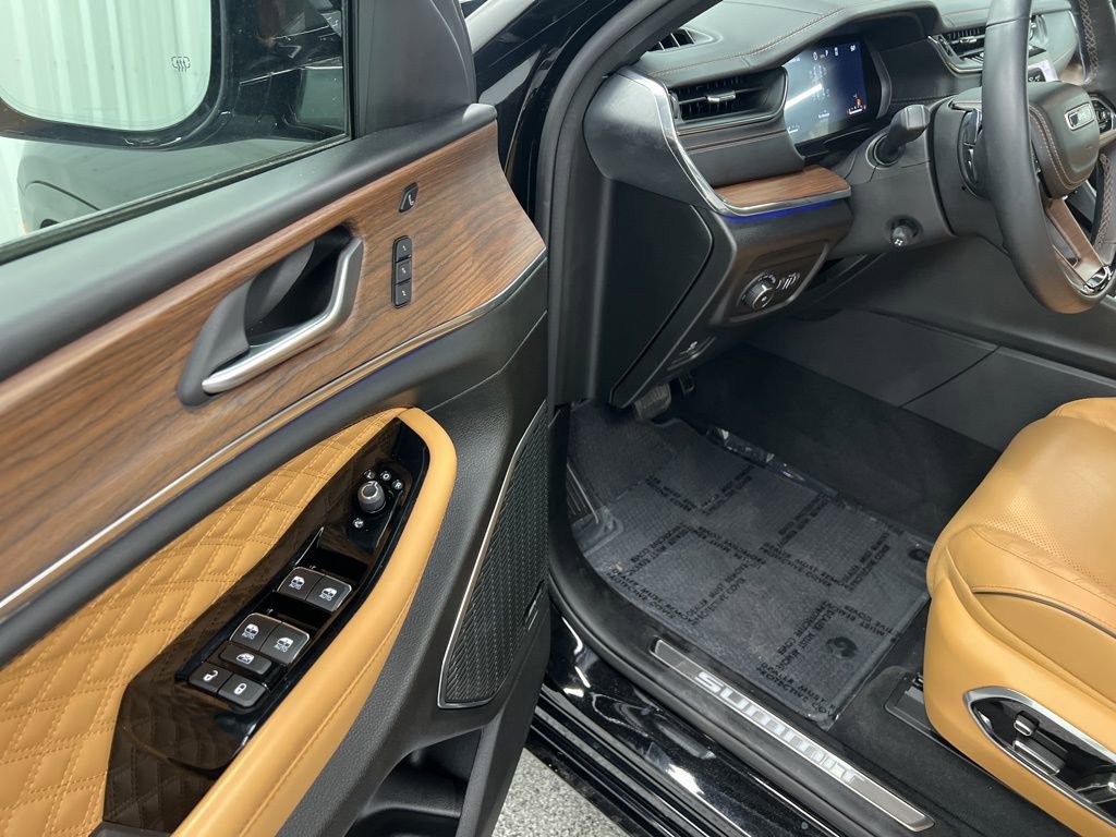 Used 2024 Jeep Grand Cherokee Summit AWD/4WD image 18