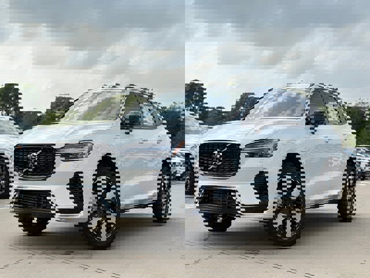 New 2025 Volvo XC60 T8 Plus w/ Protection Package Premier