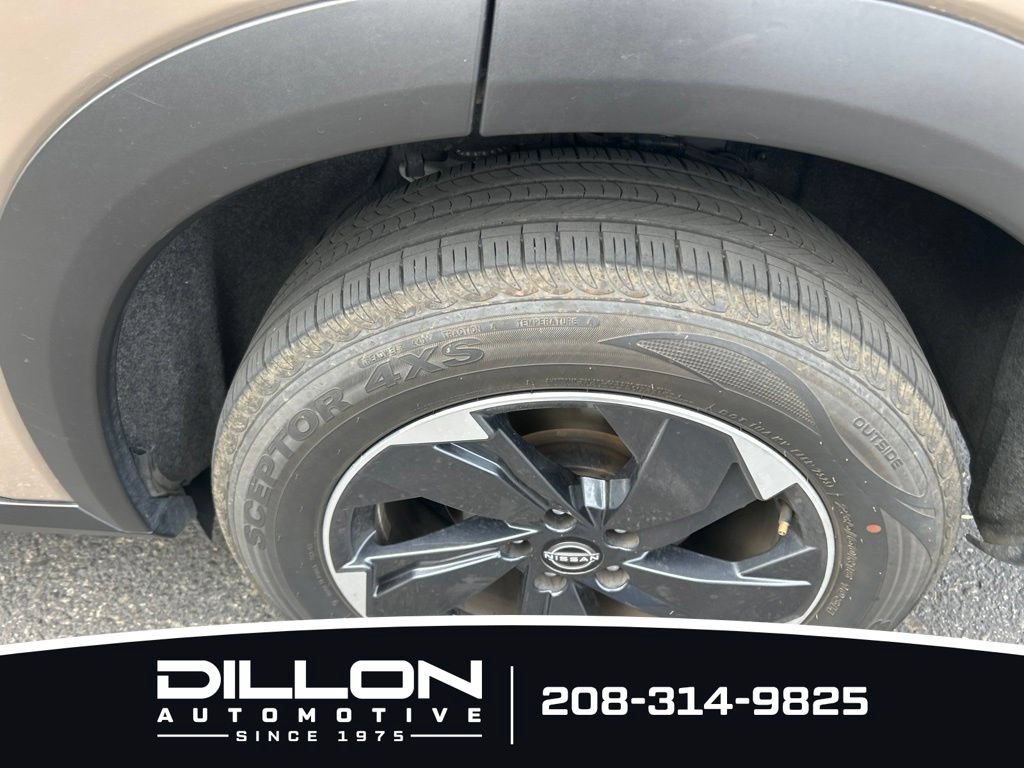 Used 2025 Nissan Rogue SV AWD/4WD image 28