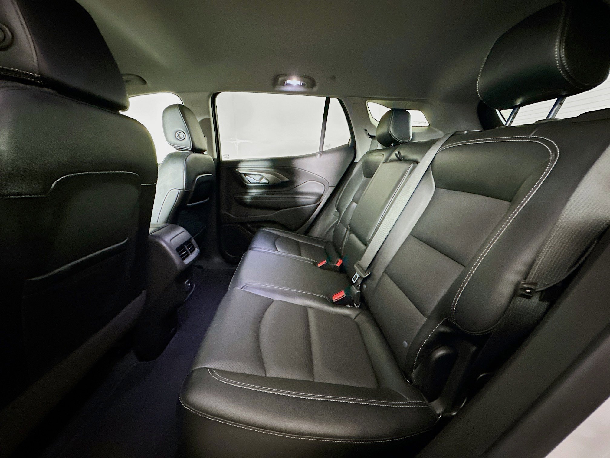 Used 2024 GMC Terrain SLT image 26