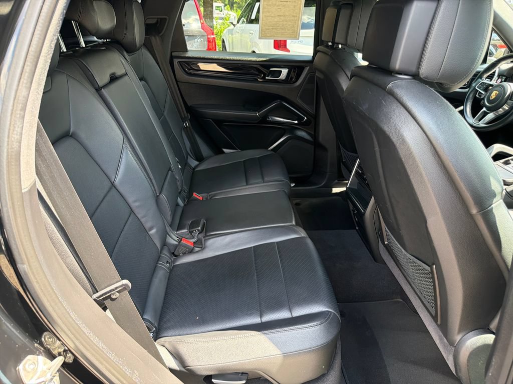 Used 2020 Porsche Cayenne AWD/4WD image 15