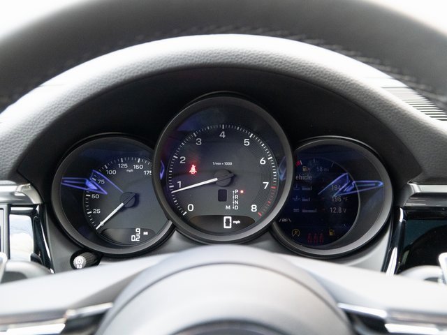 New 2026 Porsche Macan image 24