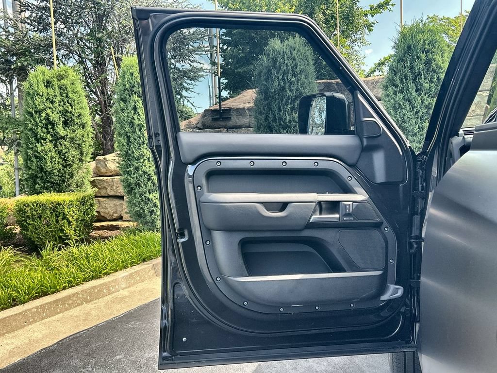 New 2026 Land Rover Defender 110 X AWD/4WD image 17