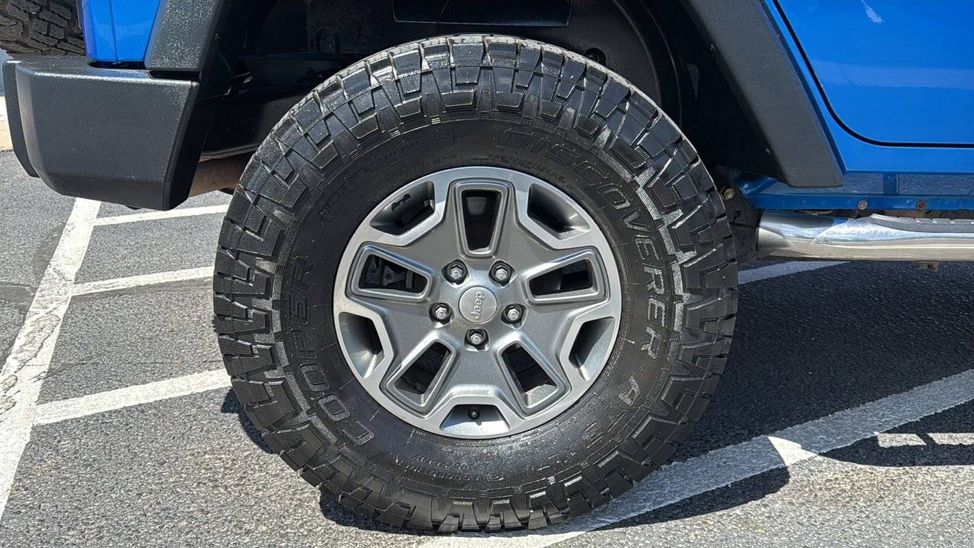 Used 2015 Jeep Wrangler Unlimited Rubicon AWD/4WD image 14