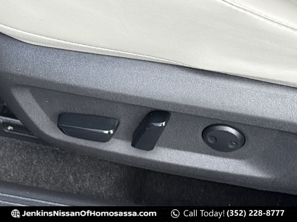 Certified 2021 Nissan Rogue SV w/ Premium Package FWD image 33