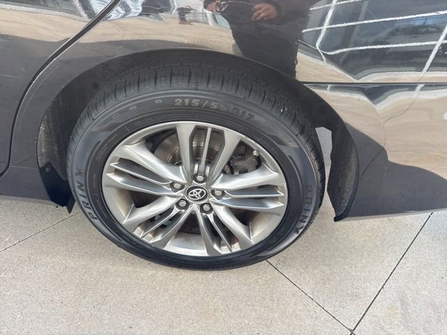 Used 2017 Toyota Camry SE w/ Moonroof Package image 11