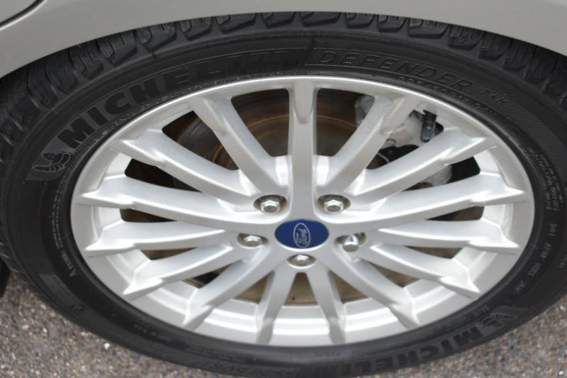 Used 2015 Ford C-MAX Energi SEL w/ Equipment Group 303A FWD image 30