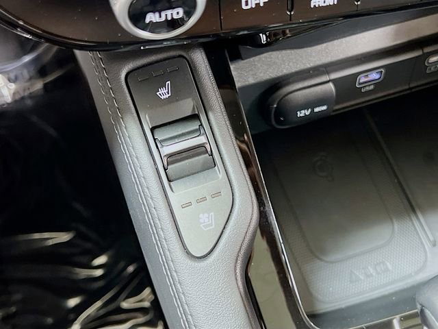 Certified 2025 Kia Telluride EX w/ EX Captain's Chair Package FWD image 21
