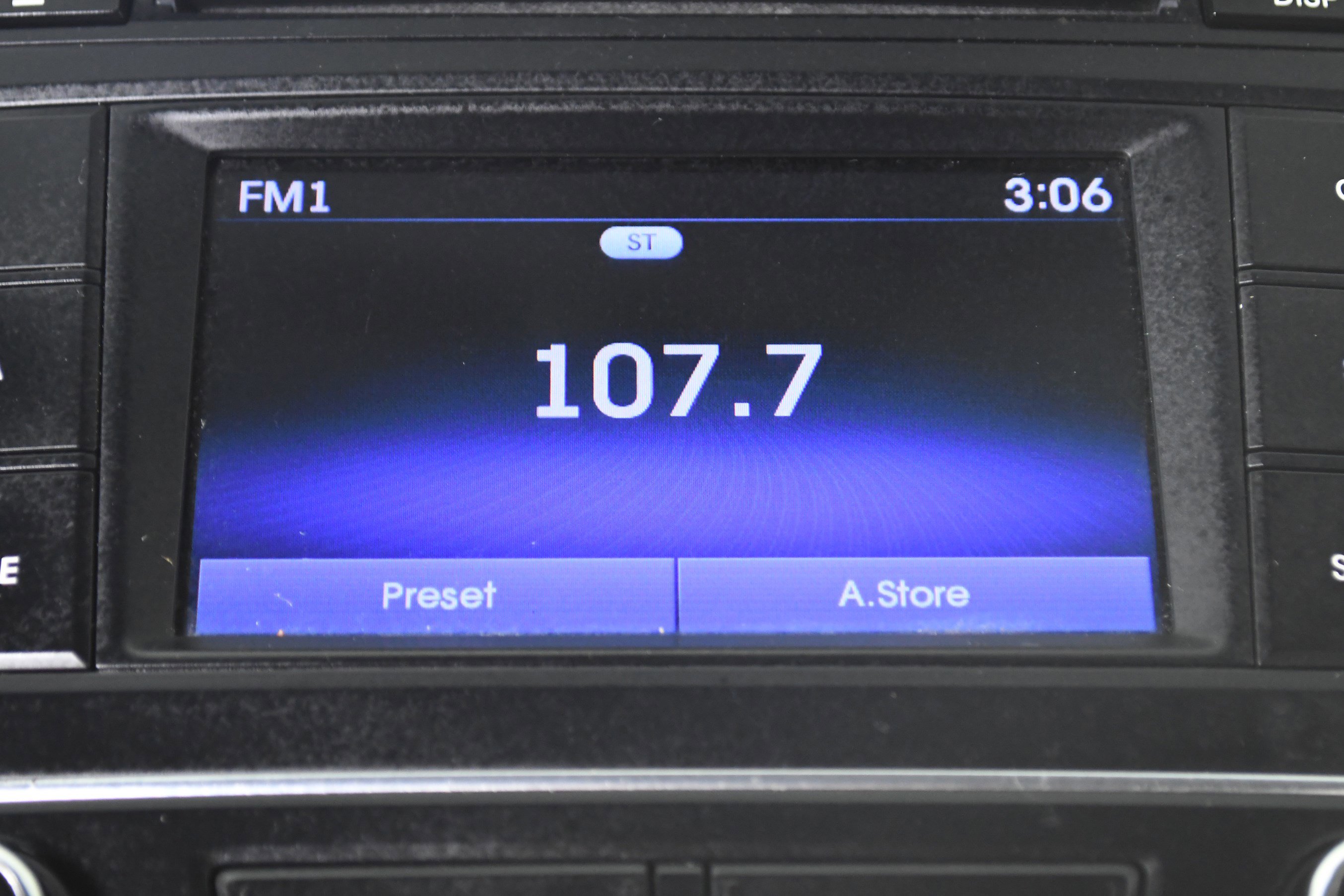 Used 2017 Hyundai Santa Fe Sport image 17