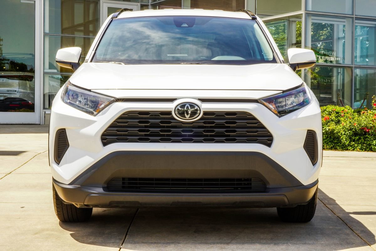 Used 2019 Toyota RAV4 LE FWD image 7
