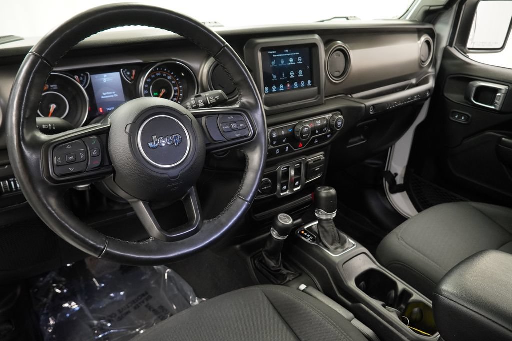 Used 2022 Jeep Wrangler Sport AWD/4WD image 23