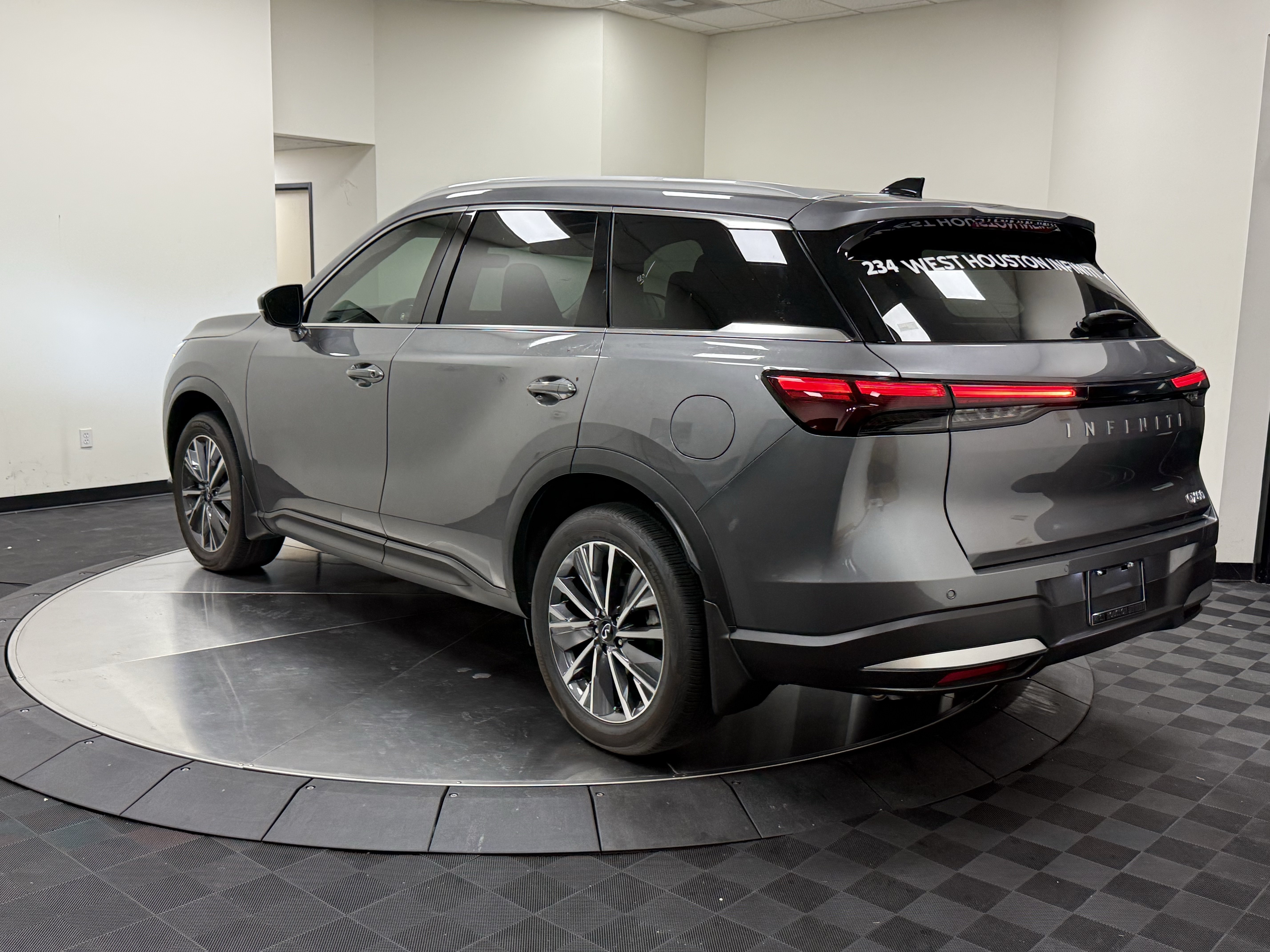 Certified 2027 INFINITI QX60 Luxe w/ Cargo Package FWD image 5