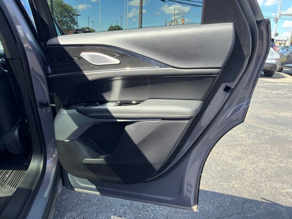 Certified 2024 Cadillac Lyriq Luxury AWD/4WD image 18