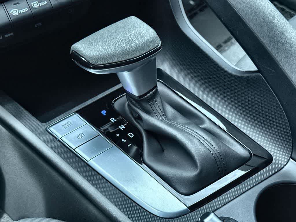 Used 2024 Hyundai Elantra SEL FWD image 21