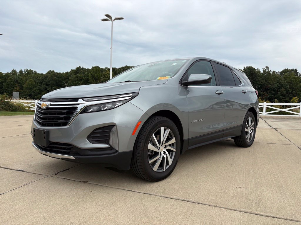 Used 2024 Chevrolet Equinox LT w/ LPO, Floor Liner Package FWD image 1