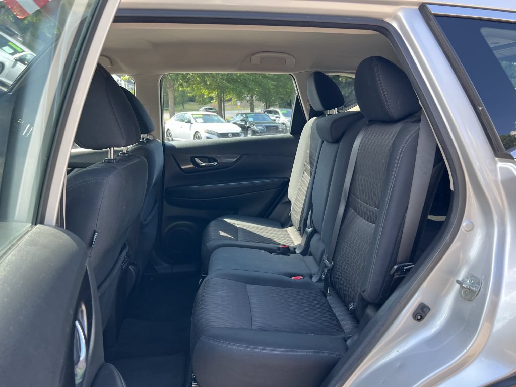 Used 2018 Nissan Rogue S AWD/4WD image 11