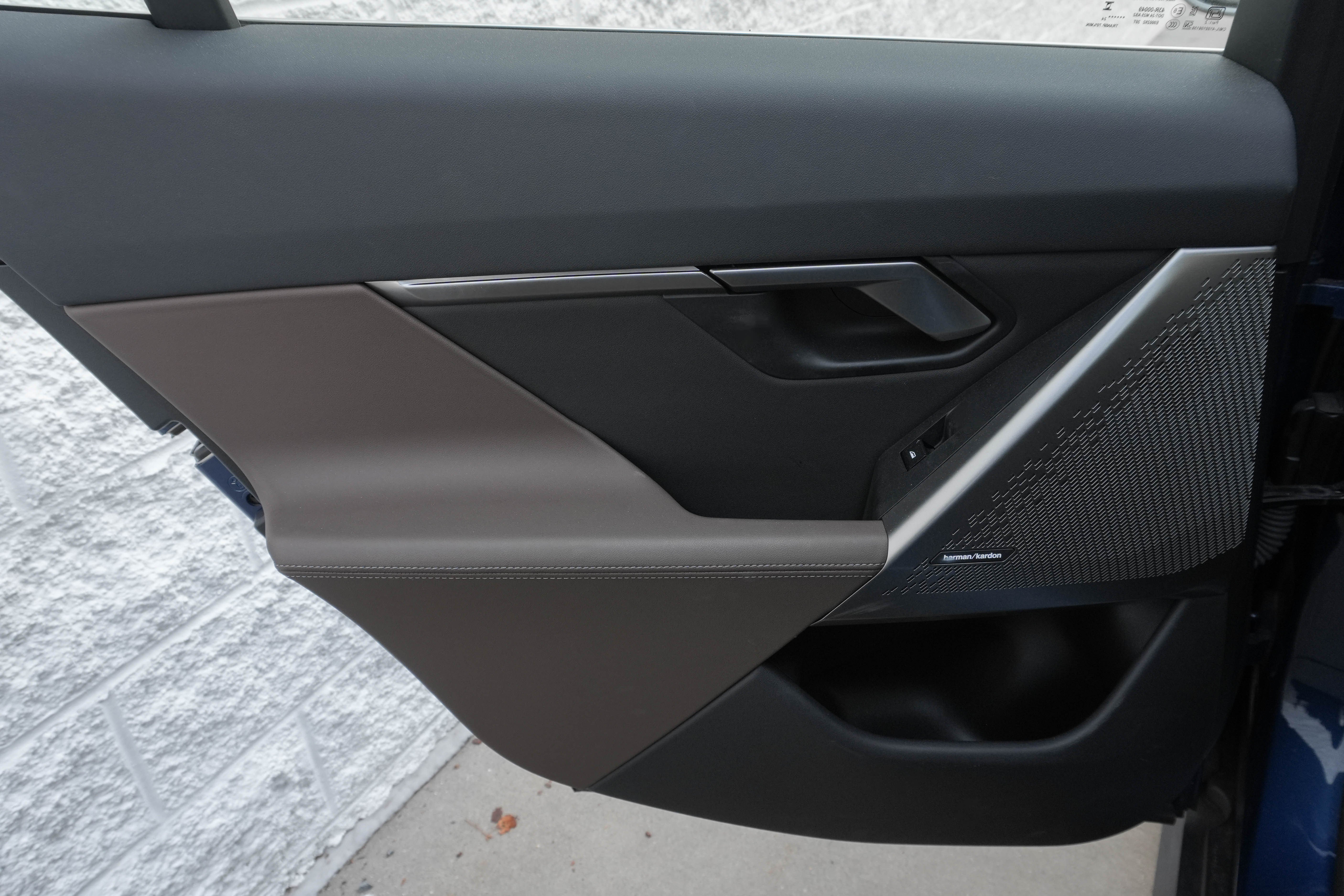 Certified 2024 BMW i5 eDrive40i w/ Convenience Package RWD image 32