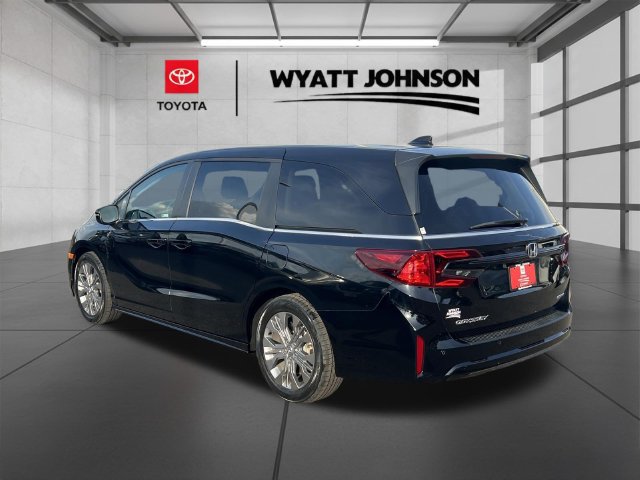 Used 2025 Honda Odyssey Touring image 3
