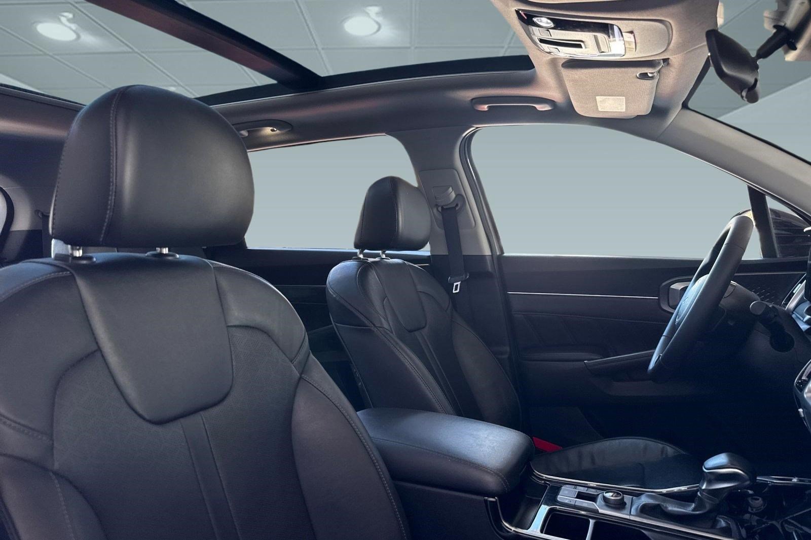 Used 2022 Kia Sorento SX image 31