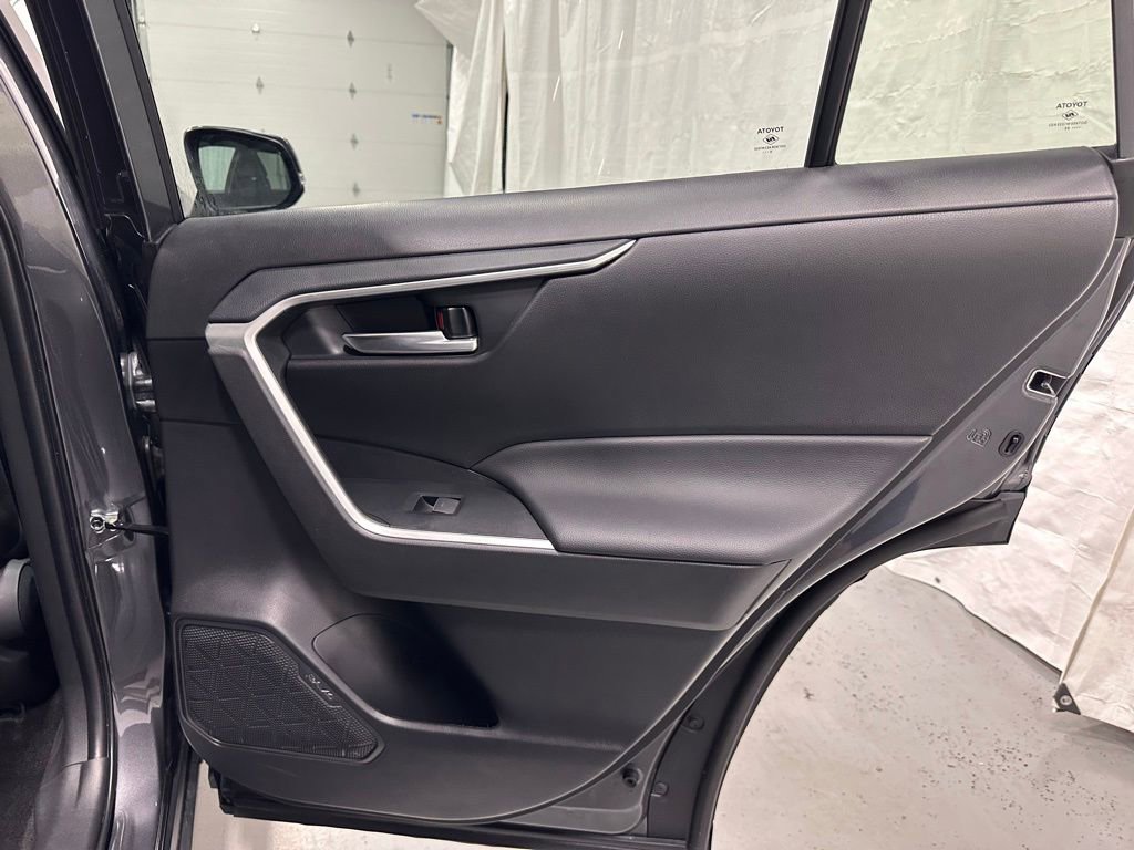 Used 2025 Toyota RAV4 XLE image 49