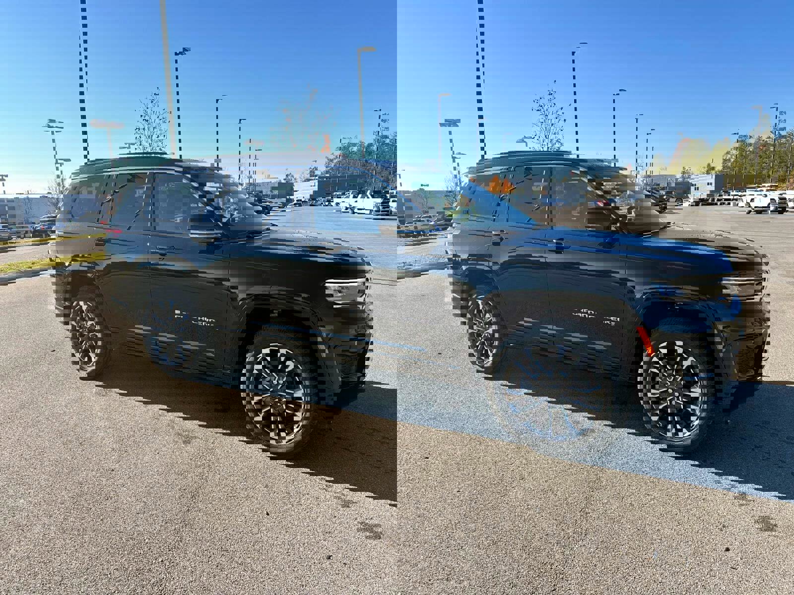 New 2025 Jeep Grand Cherokee L Overland w/ Advanced Protech Group III image 2