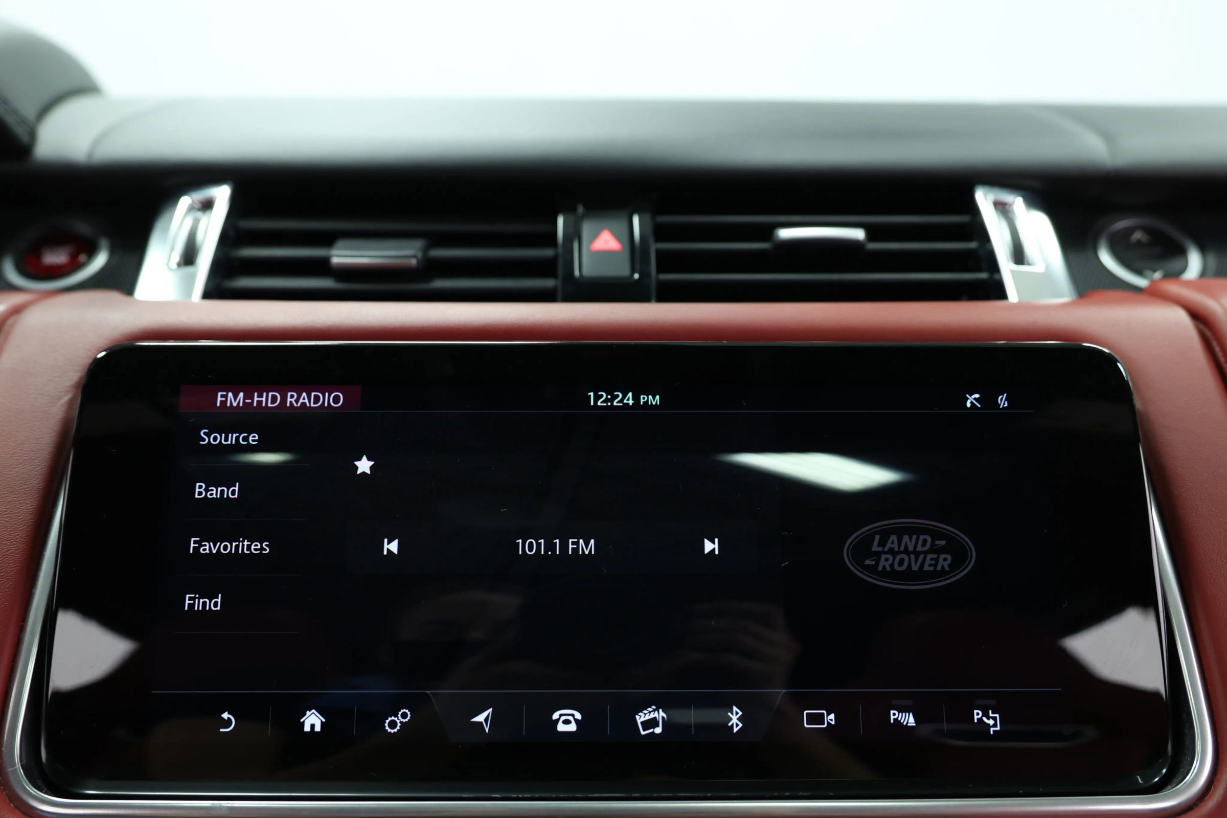 Used 2020 Land Rover Range Rover Sport SVR image 34