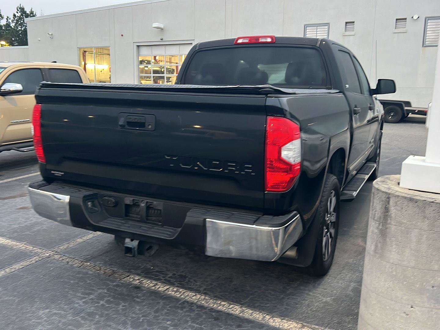 Used 2018 Toyota Tundra SR5 w/ SR5 Upgrade Package image 8